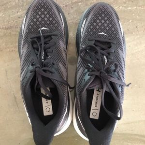 Women's Hoka's Clifton 9 Brand New!